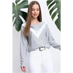 New Laviva Kadın Gri Silver Varak Detaylı Bloklu V Yaka Kazak, Uzun Kol Standart Boy Bluz Sweatshirt TYC00825400064