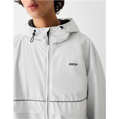 Lightweight hooded jacket