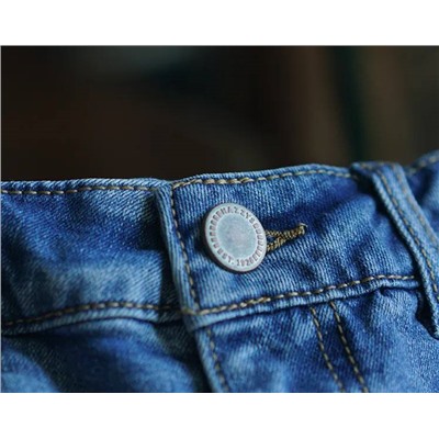 Hazzy*s 👖 джинсы отшиты на фабрике из остатков оригинальной ткани бренда. цена на оф сайте выше 12 000)