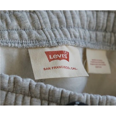 Levi’*s ♥️ оригинал ✔️ коллекция 2023✔️ распродажа! Утепленные спортивные брюки. Свободные и удобные, очень мягкие! Унисекс Цена на оф сайте выше 7000!