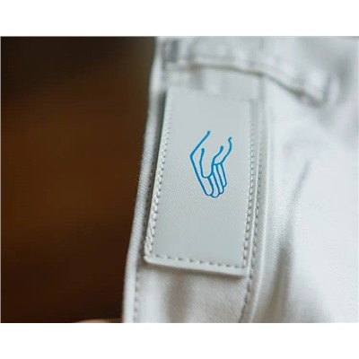 Zu*c Zu*g   ♥️ базовые универсальные легкие тонкие джинсы.. изготовлены из тонкой джинсовой ткани с большой эластичностью.. отшиты на фабрике из остатков оригинальной ткани✔️ цена на оф сайте выше 20 000👀