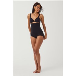 Braga moldeadora de talle alto nude. SPANX