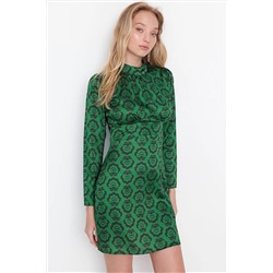 TRENDYOLMİLLA Yeşil Desenli Dik Yaka Saten Mini Dokuma Elbise TWOAW23EL00223
