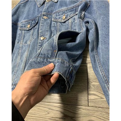 Классическая джинсовая куртка