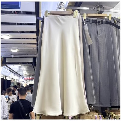 Новая тонкая французская ретро атласная юбка  высокой талией