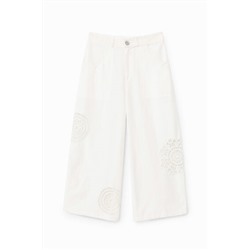 Pantalón culotte cropped bordados