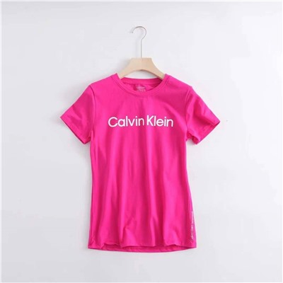 Яркие женские футболки Calvi*n Klei*n