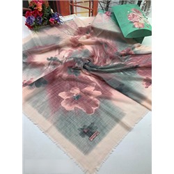 Платок женский с цветочным мотивом (110*110 см.) арт. 256080