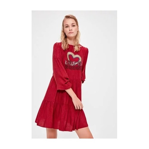 TRENDYOLMİLLA Kırmızı İşlemeli Elbise TWOAW20EL1495 Размер 40