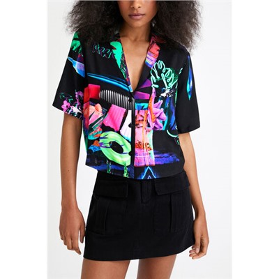 Camisa cropped tropical