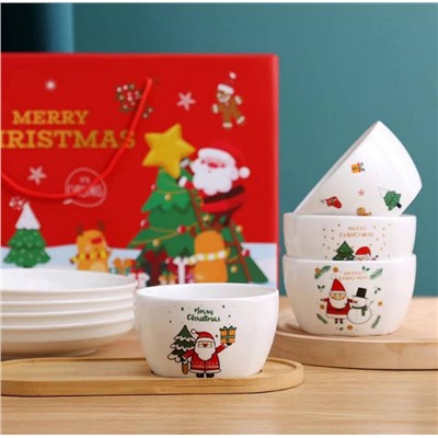 Праздник к нам приходит 🎄 рождественский набор посуды..  в красивой подарочной упаковке 🎁( продавец указывает что скоро поднимет цену😱)