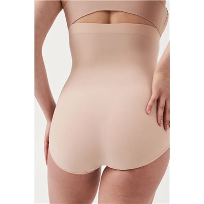 Braga moldeadora de talle alto nude. SPANX