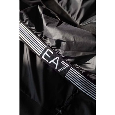 Горнолыжная куртка Emporio Arman*i  Цена на оф сайте более 120 тысяч 🙈  Оригинал, Экспорт в США