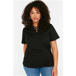 Trendyol Curve Siyah Örme Yaka Detaylı T-Shirt TBBSS22TS1027