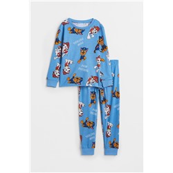 Bedruckter Pyjama