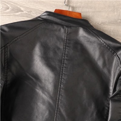 Оригинальная утепленная экспортная мужская куртка из качественной прочной, но при этом очень мягкой экокожи. Top Secret  Материал: ПУ Цвет: верный Размер:  М (рекомендуемый вес 110-135кг); Л (рекомендуемый вес 135-155кг);  XL (рекомендуемый вес 155-175кг),  2XL (рекомендуемый вес 175-195кг)