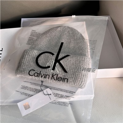 Шапки C*alvin K*lein   С трендовым металлизированным лого