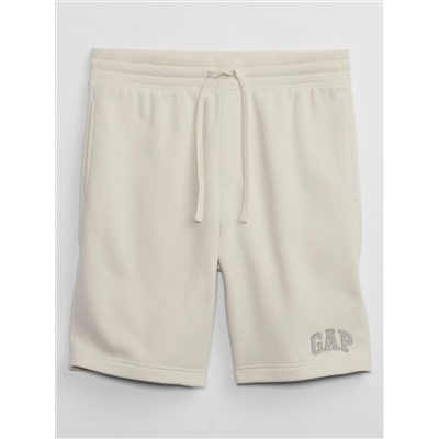 9" Gap Logo Shorts in Fleece