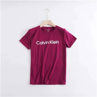 Яркие женские футболки Calvi*n Klei*n