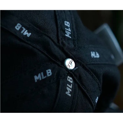 ML*B  новая коллекция✔️ уличная бейсболка  с трехмерной вышивкой букв✔️ унисекс✔️ цена на оф сайте выше 4000