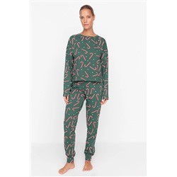 TRENDYOLMİLLA Yeşil Yılbaşı Temalı Baskılı Örme Pijama Takımı THMAW21PT0771