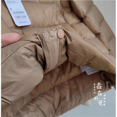 Экспортные куртки с потайными глубокими карманами на замочках по бокам  Видно по фото - качество вышка!