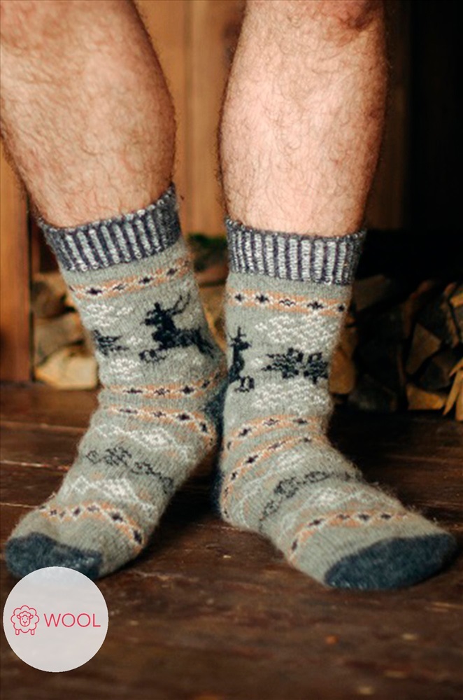 Носки шерстяные мужские. Бабушкины носки. Бабушкины носочки с заплатками. Игра бабушкины носки